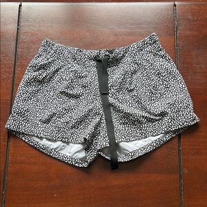 Lululemon casual shorts size 8